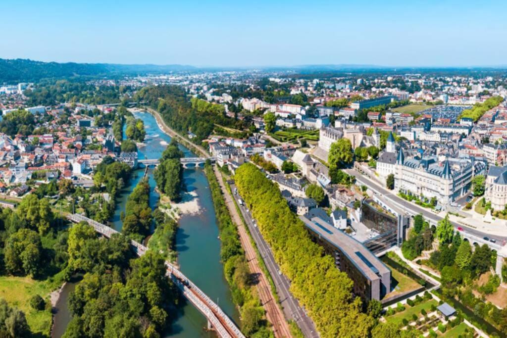 Onloc - Appart Reveil Proche Halles Avec Parking Pau Bagian luar foto